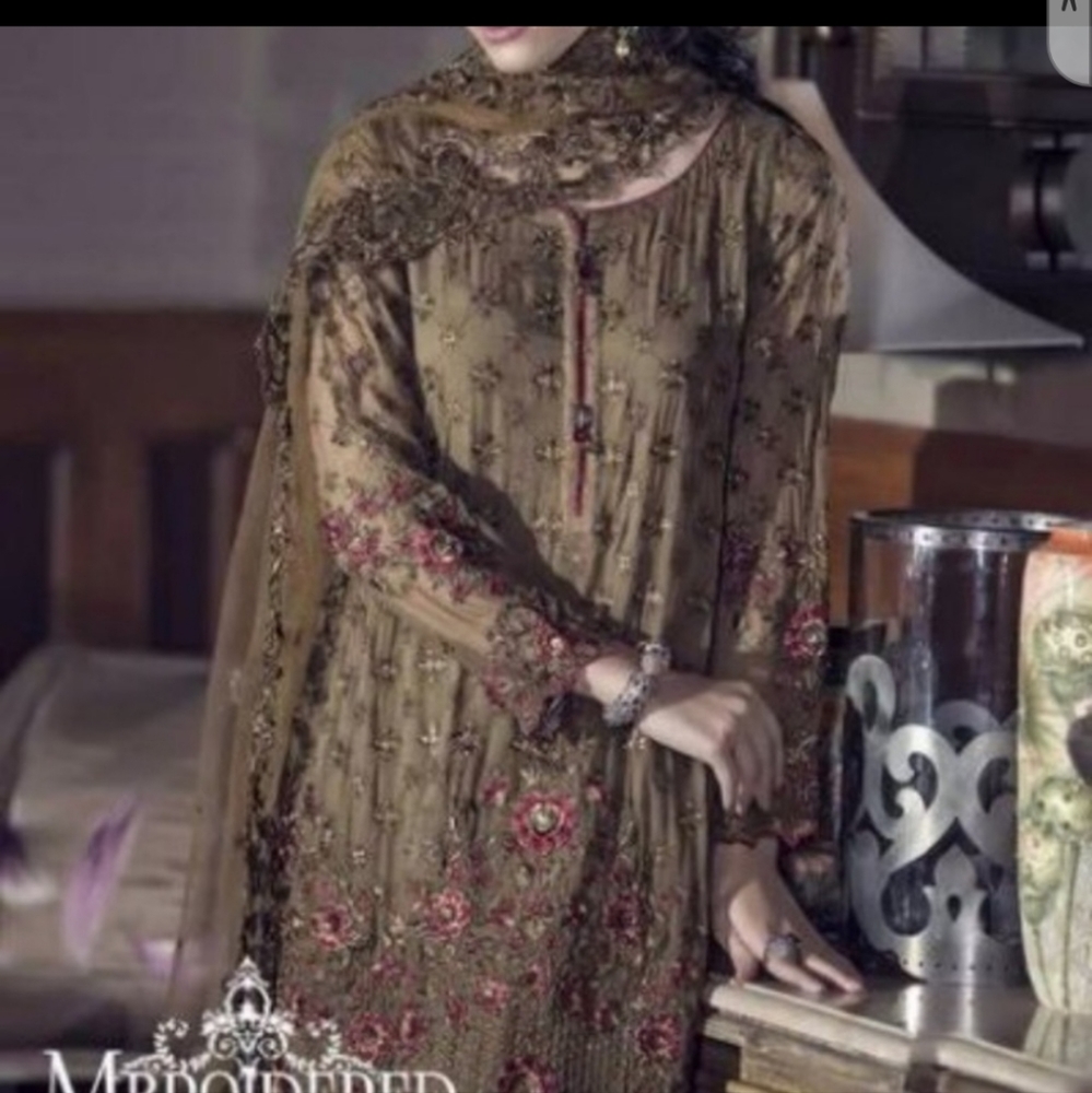 LIKE NEW Inspired by MARIA B. Shalwar Kameez - Picture 3 of 9